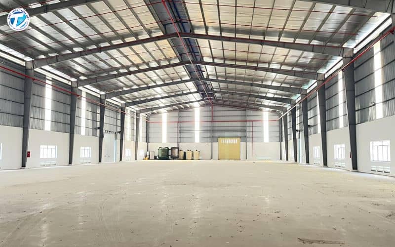 Thuê kho chung là mô hình chia sẻ diện tích lưu trữ trong cùng một kho hàng